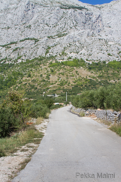 K�velyreitti kohti Topicin kyl��