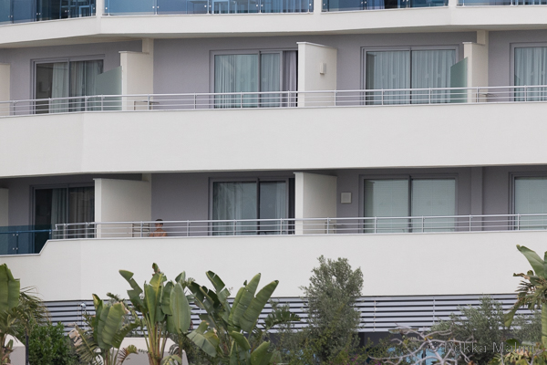 Tarja hotellin parvekkeella