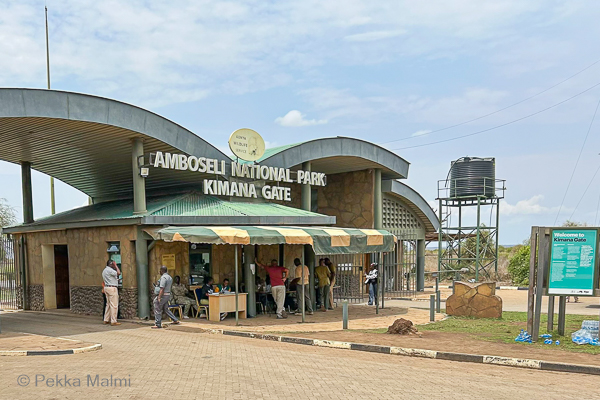 Amboselin luonnonpuiston portti