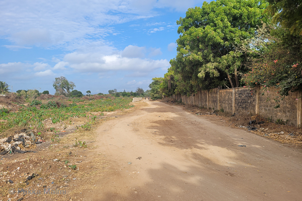 Hotellin l�hist�n joutomaa- ja asutusalue  